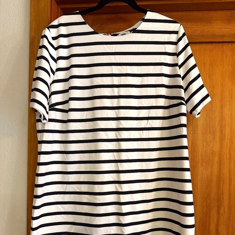 Old Navy Ponte Shift Dress - Black and White Stripes - Size XL - New without Tag